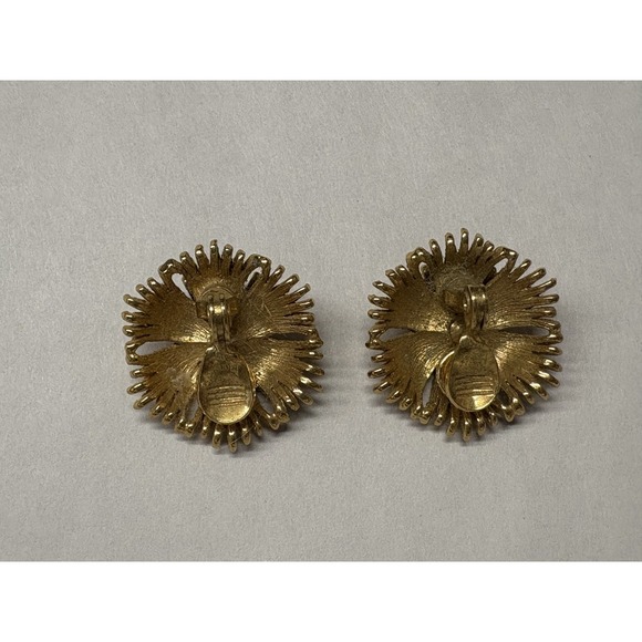 Vintage Monet "Cordelia" Leroy Miozzi Book Piece Goldtone Clip-on Earrings 1960s - Picture 3 of 6